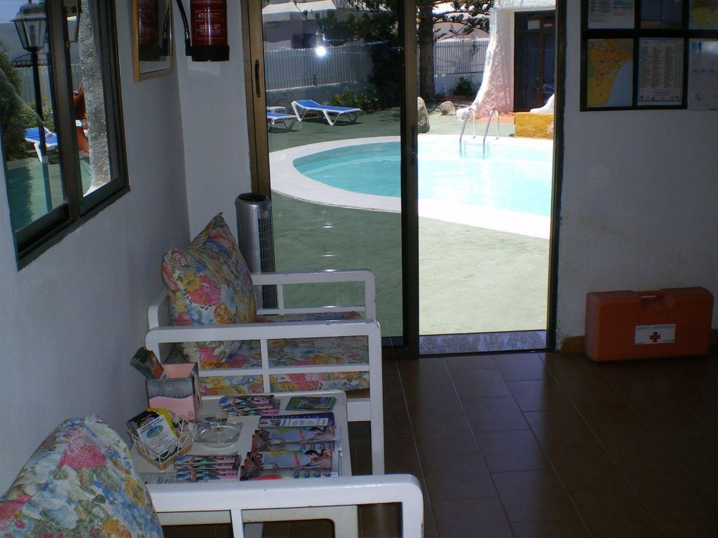 Фото Bungalows Tenesoya - Caters to Gay Men