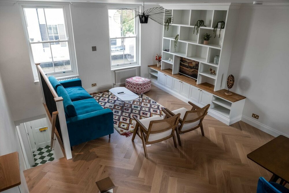 Фото Impressive and Gorgeous Kensington Family Home