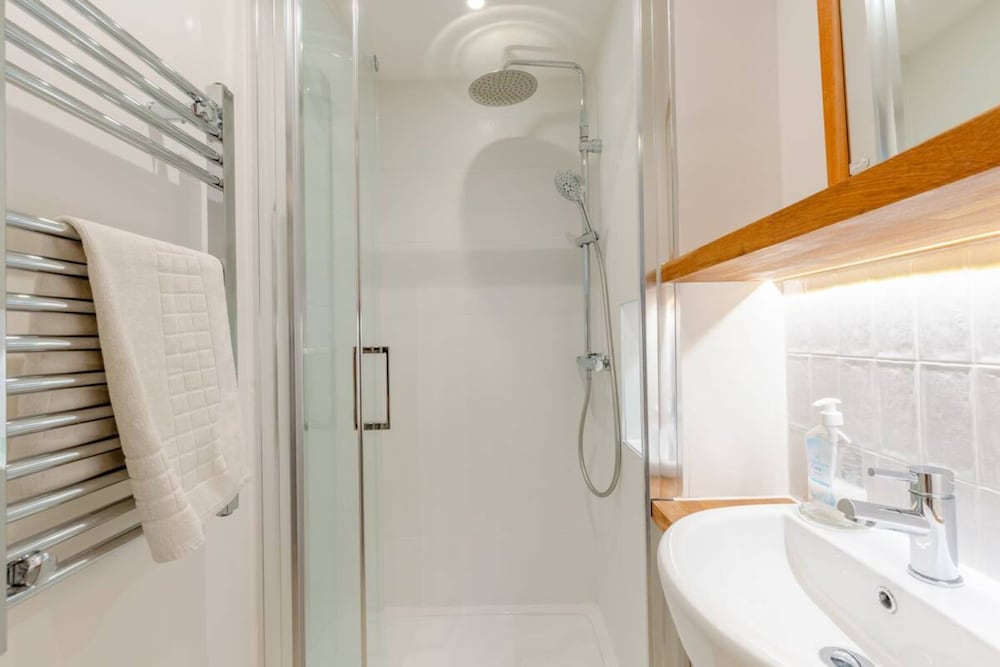 Фото Cosy 1 Bedroom Apartment Near Wimbledon Station