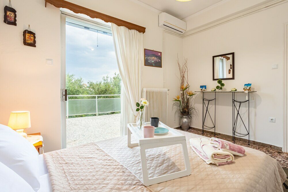 Фото Seaside Family Haven - Avia's Spacious Getaway