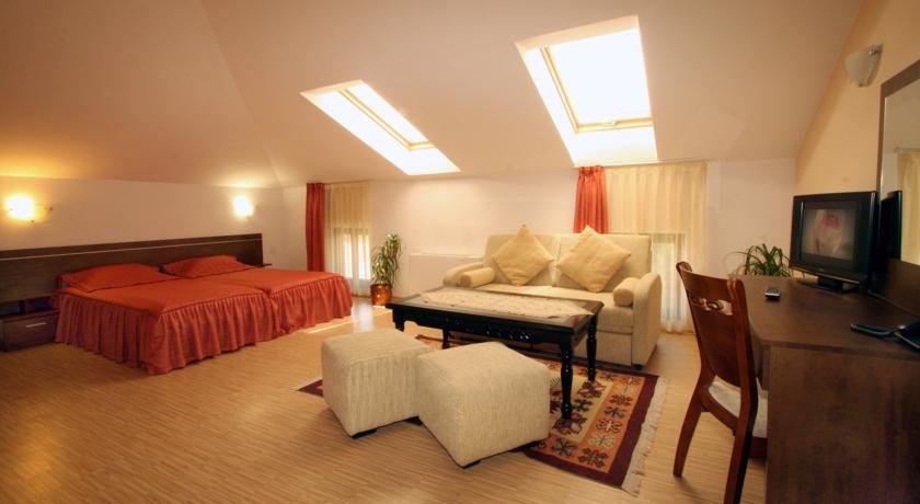 Фото Hotel Alafrangite