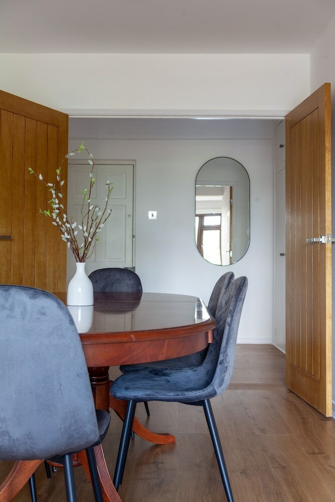 Фото The Ealing Collection