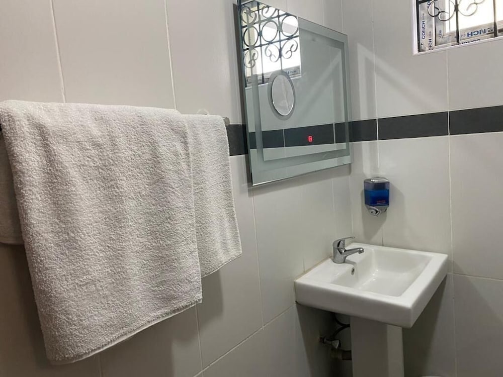 Фото Armaan Suites and Restaurant