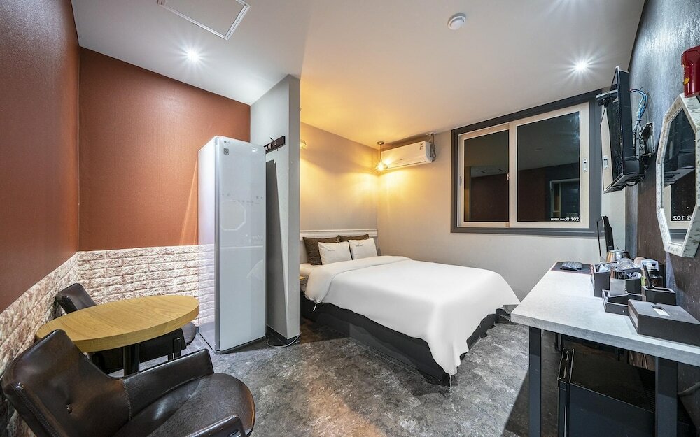 Фото Yeosu Hotel The B