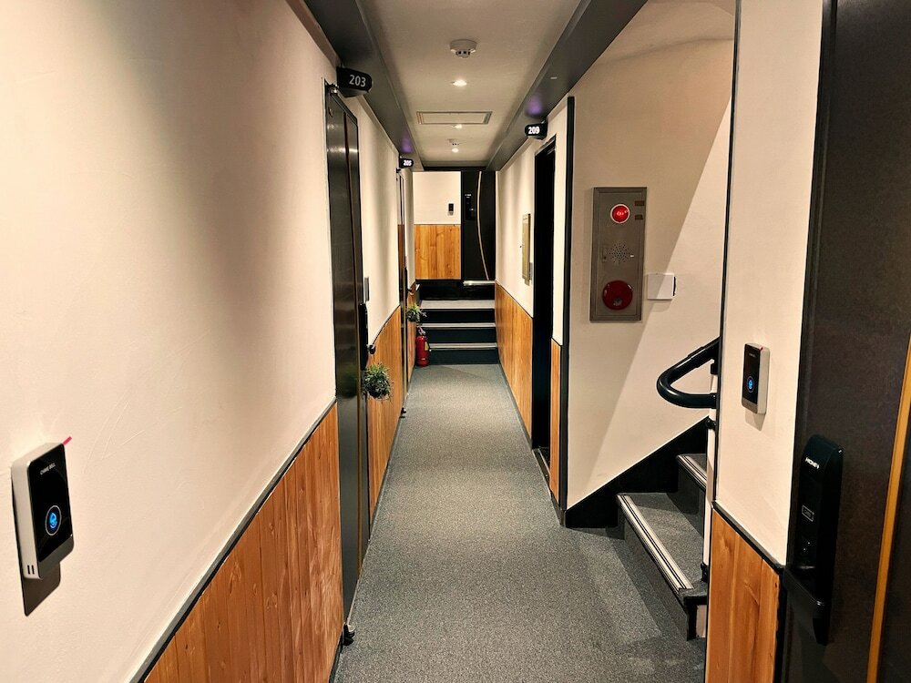 Фото The Road Hotel