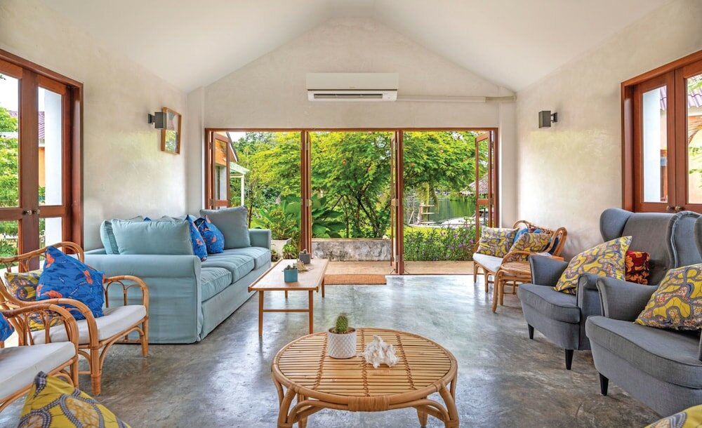 Фото The Little White Bird Traveller Hostel