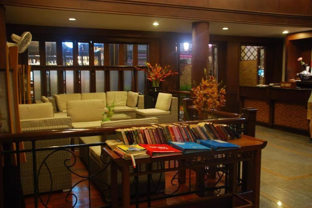 Фото Rattana Karon Beach Hotel