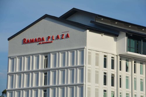 Внешний вид отеля Ramada Plaza by Wyndham Chao Fah в Ви Чите, фото 5