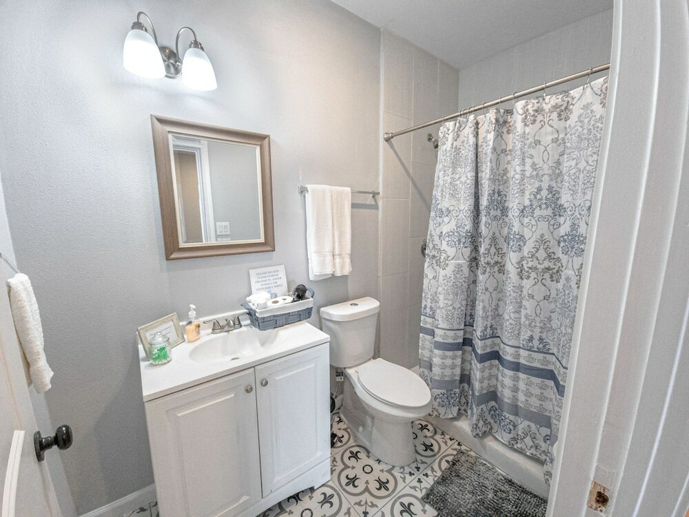 Фото Magnificent Large Home Near Downtown