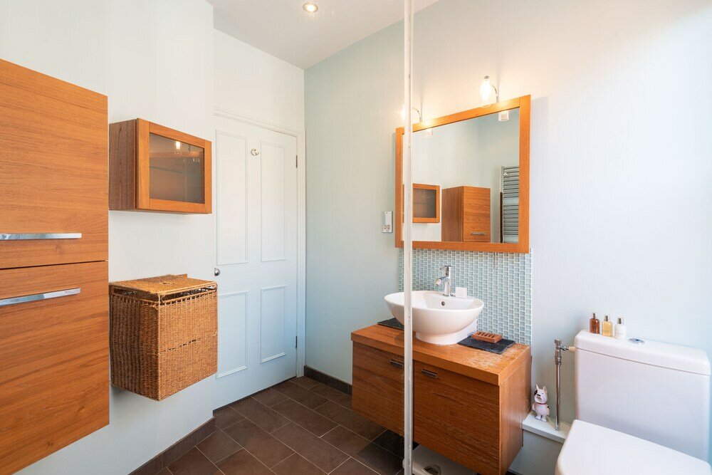 Фото Charming Home in Leafy Parsons Green