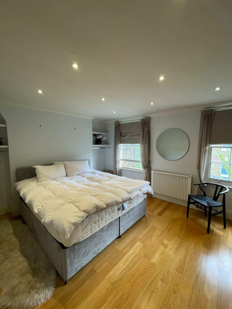 Фото Stylish 2bd Maisonette - 5 Mins to Hampstead Heath