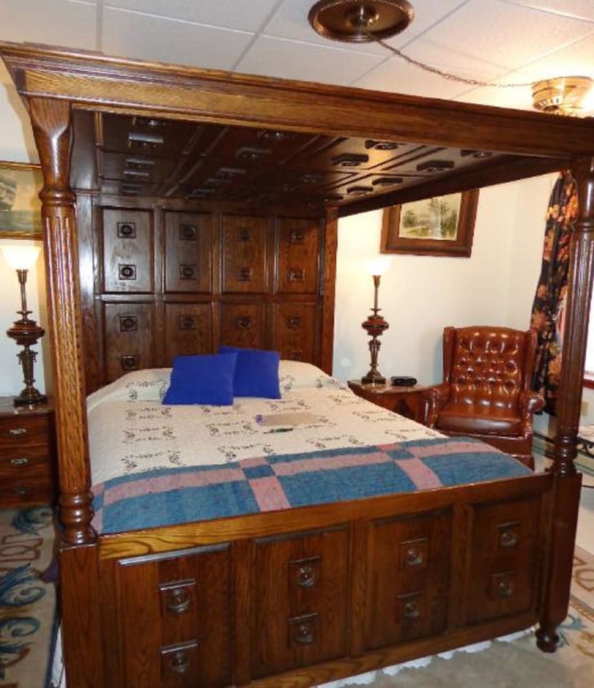 Фото Old Winterport Commercial House