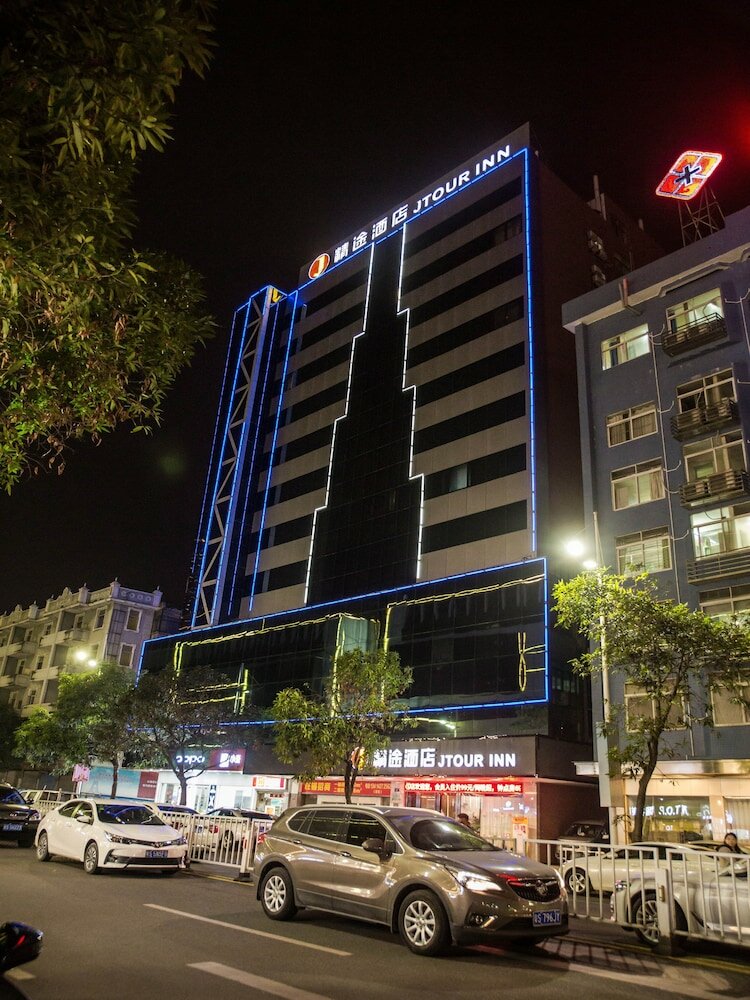 Фото отеля 1