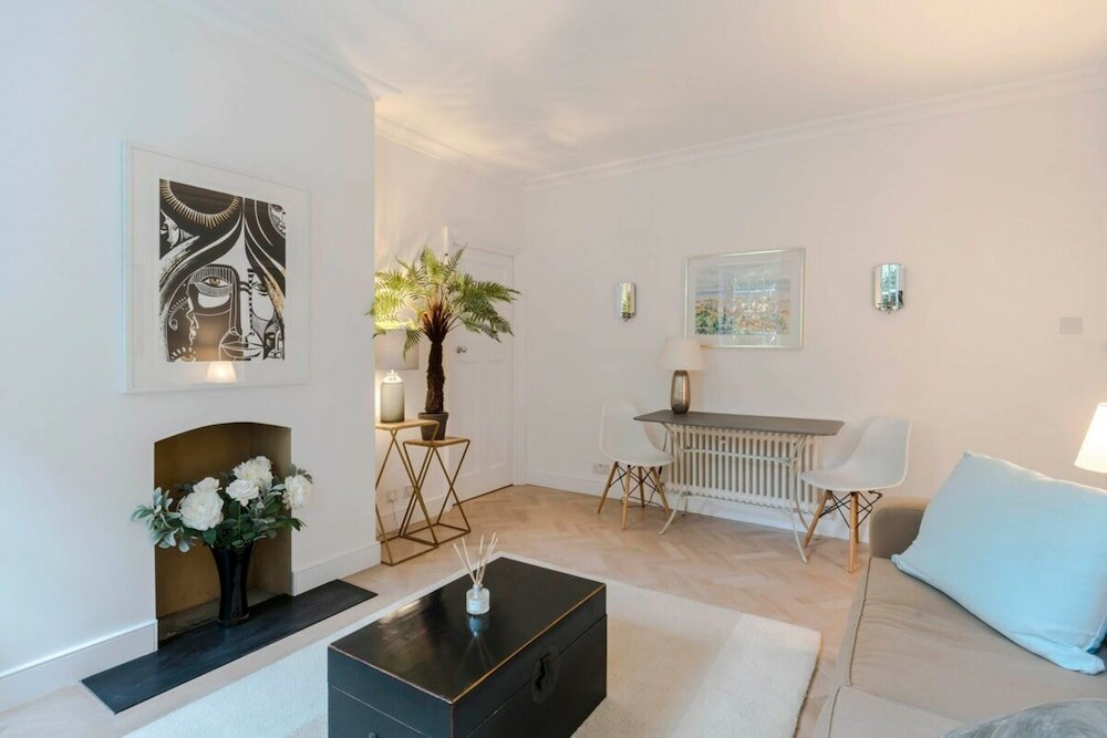 Фото Bright and Leafy 1 Bedroom Flat in the Heart of Chelsea
