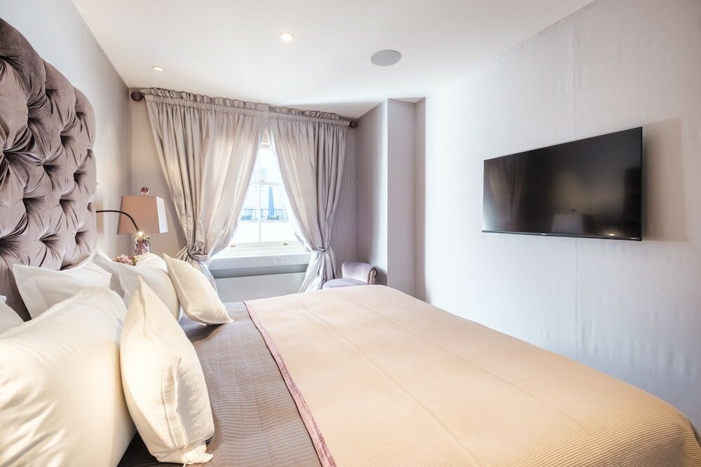 Фото Luxury Home with 3 Bed 2 Bath in London