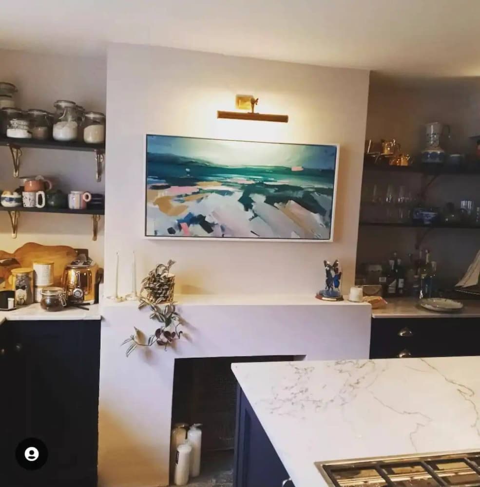 Фото Incredible & Quirky 2bd Home With Garden - Hackney