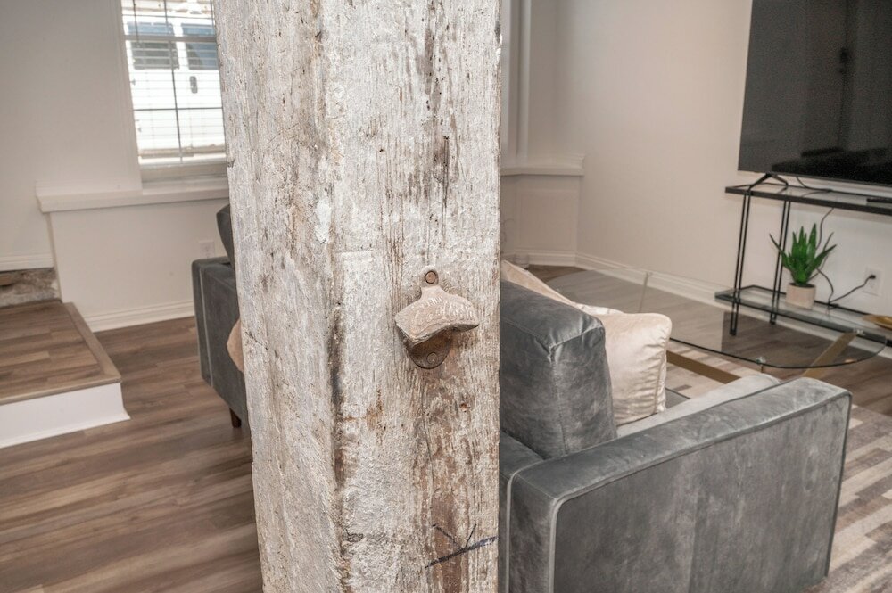 Фото Covington Charm Suites