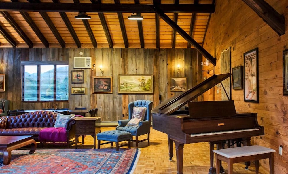 Фото Copperhood Retreat & SPA