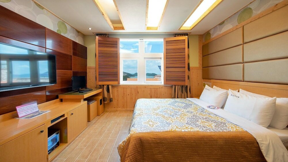 Фото Yeosu King Pension Tel