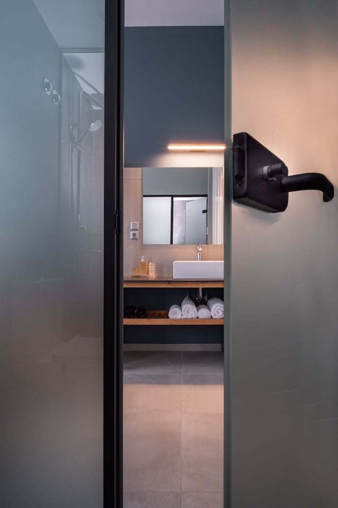 Фото Twin Circle Athens