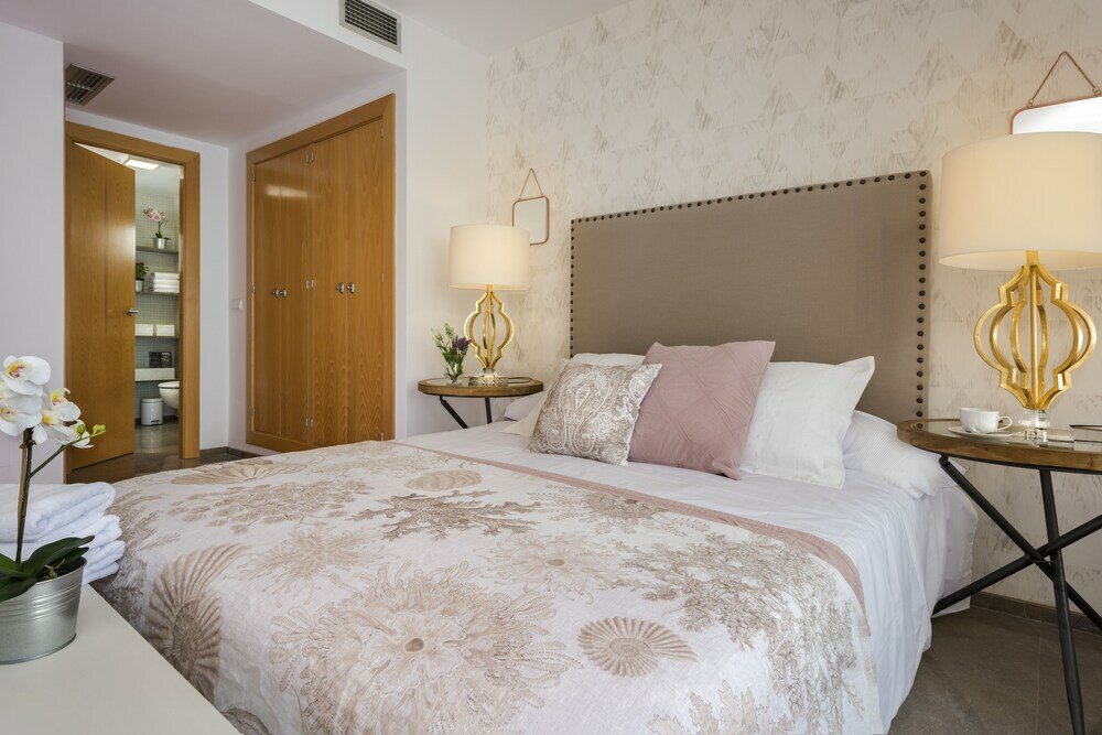 Фото Beautiful 2 Bd House With Terrace & Views to the Beach Pedregalejo