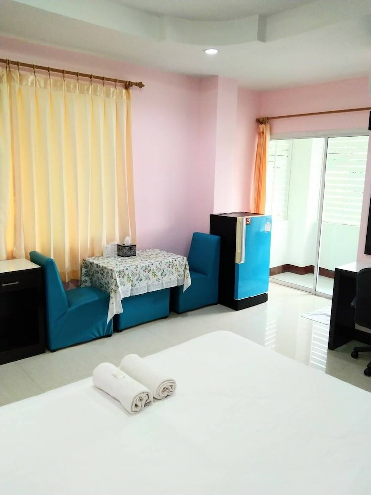 Фото OYO 75399 Choktipparat Place