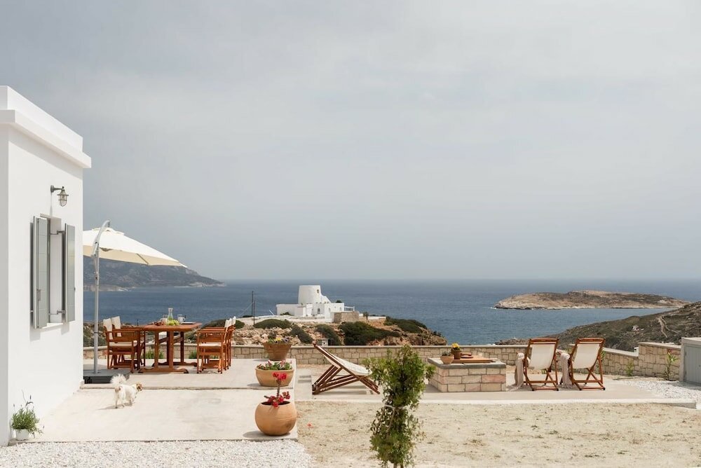 Фото Irene Kimolos Villas