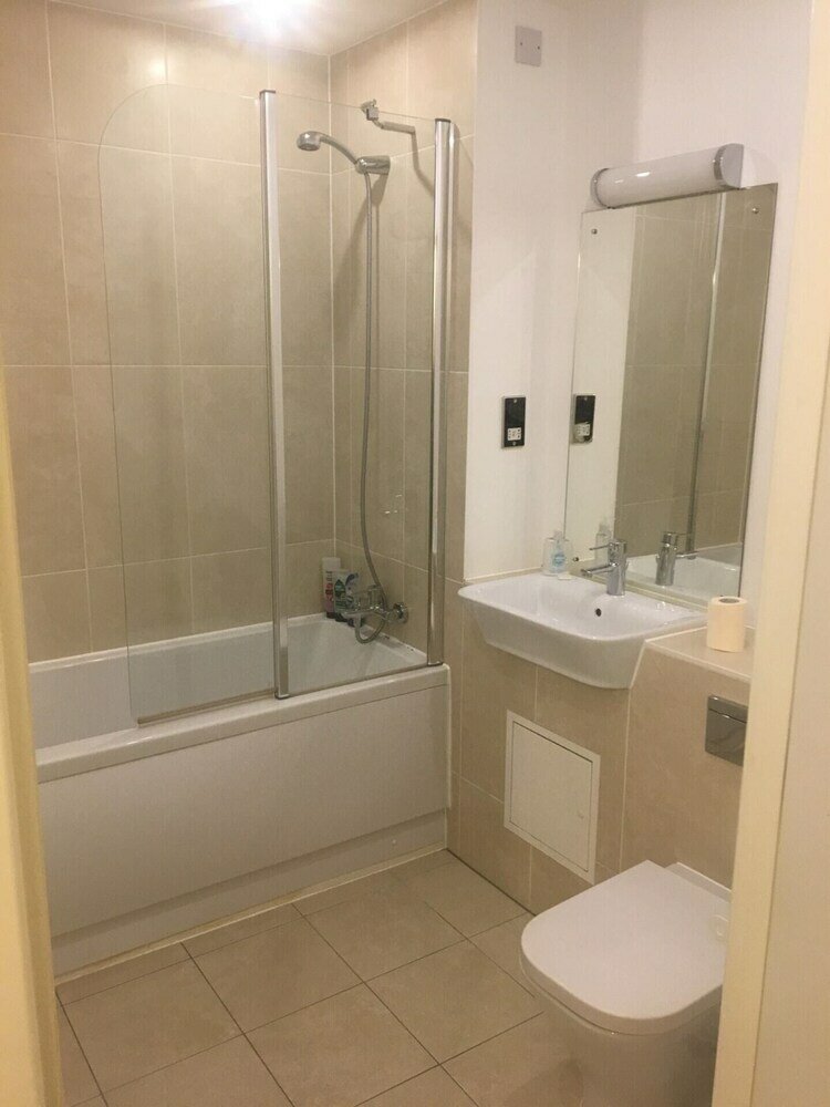 Фото Bright & Modern 1 Bedroom Flat in Shepherds Bush