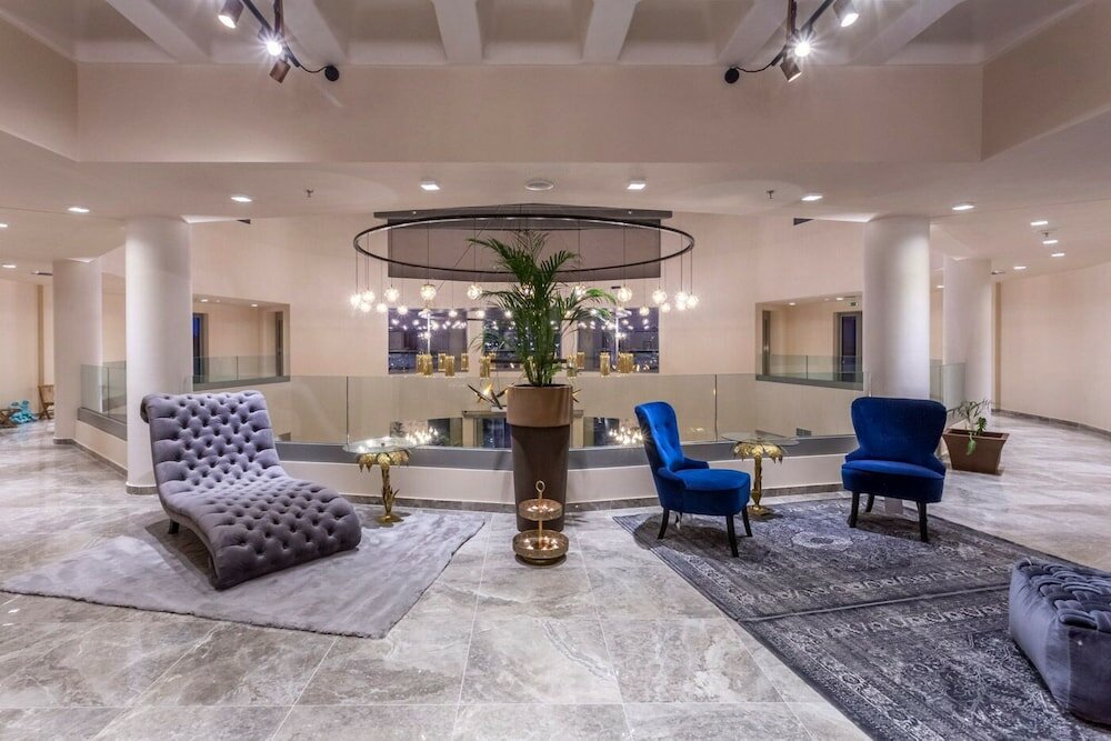 Фото Elysian Luxury Hotel & SPA