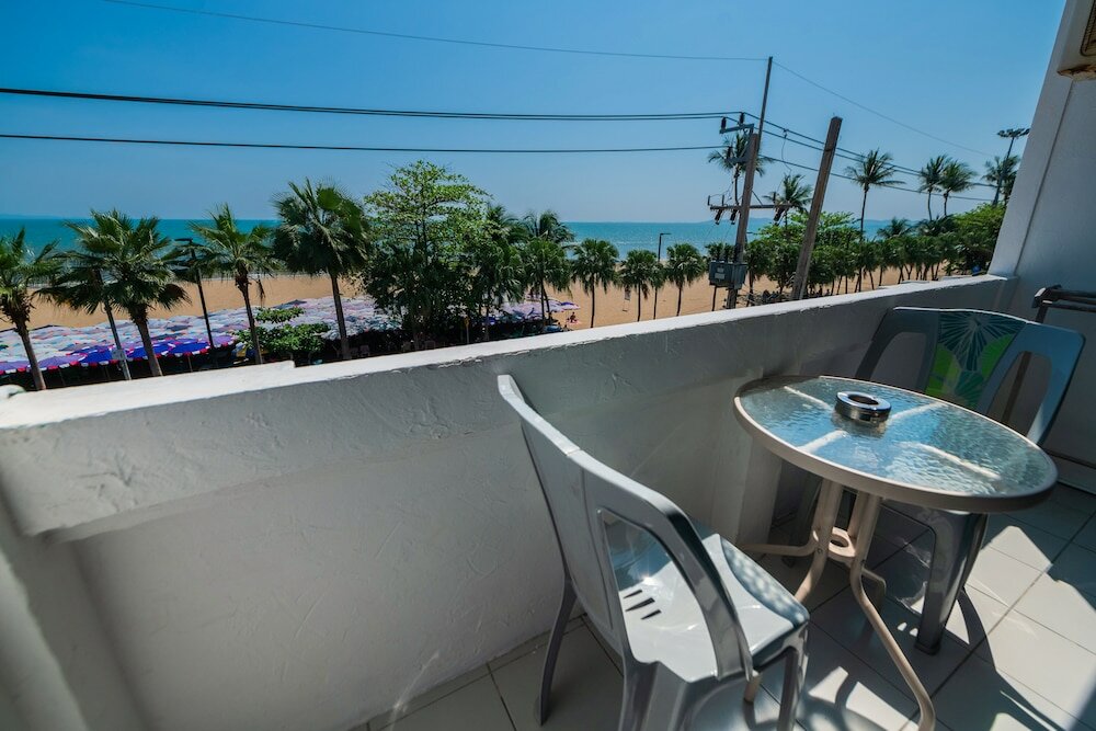 Фото Happy Jomtien - Beachfront