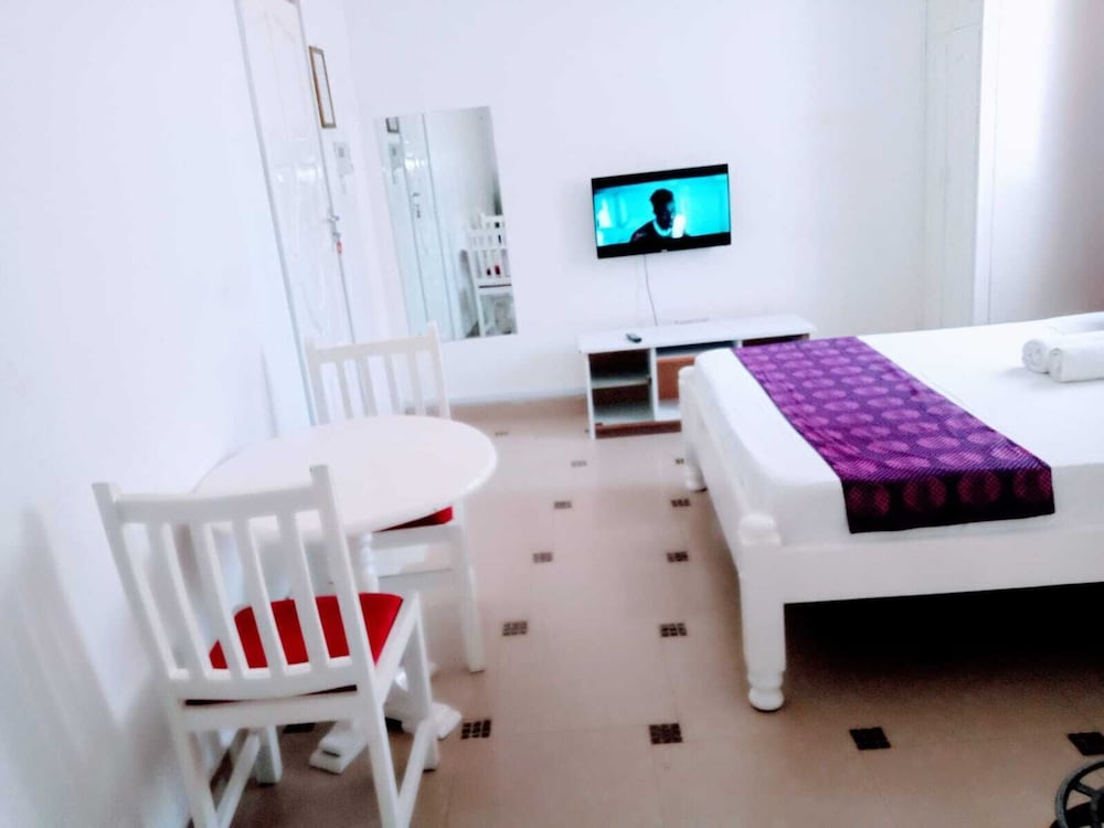 Фото Bustani Apartment