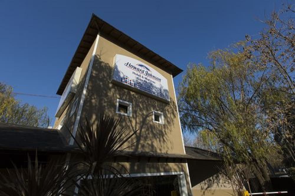 Фото Howard Johnson by Wyndham San Pedro Resort & Marina