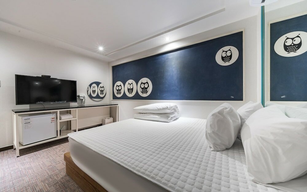 Фото Busan Daeyeondong Hotel With