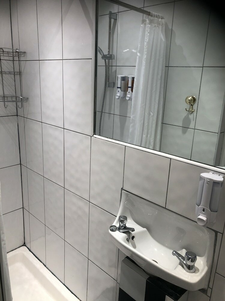 Фото Charing Cross Rooms - B&b