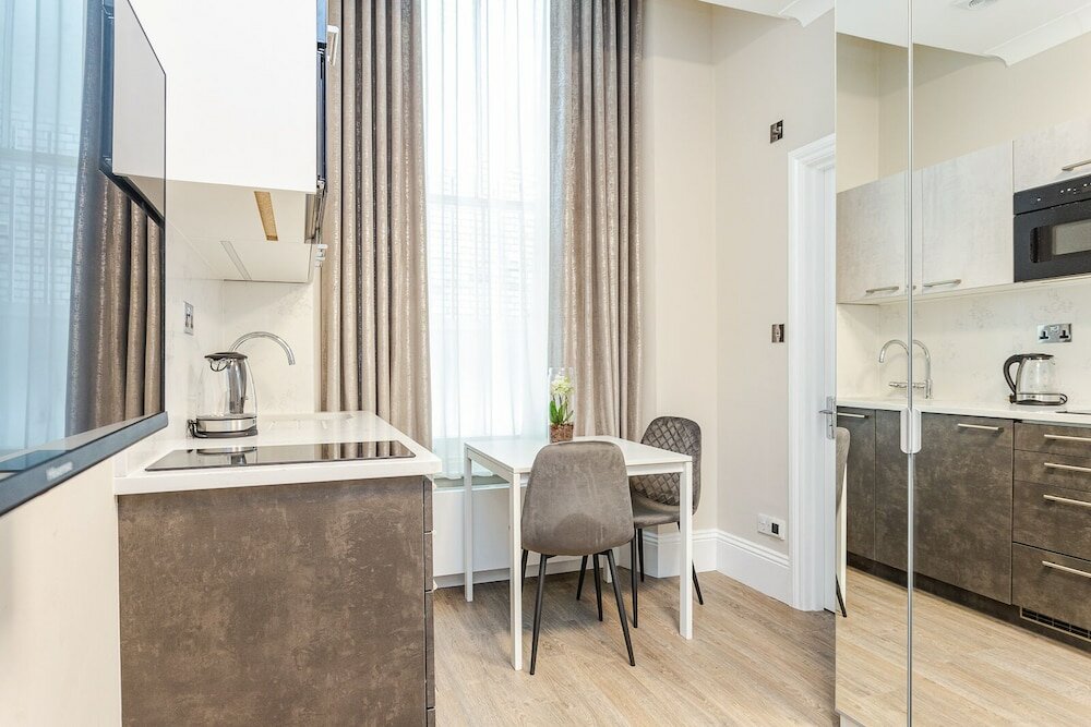 Фото Courtfield Apartments