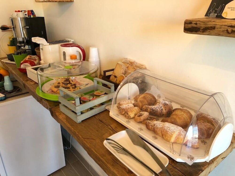 Фото Pompei Window