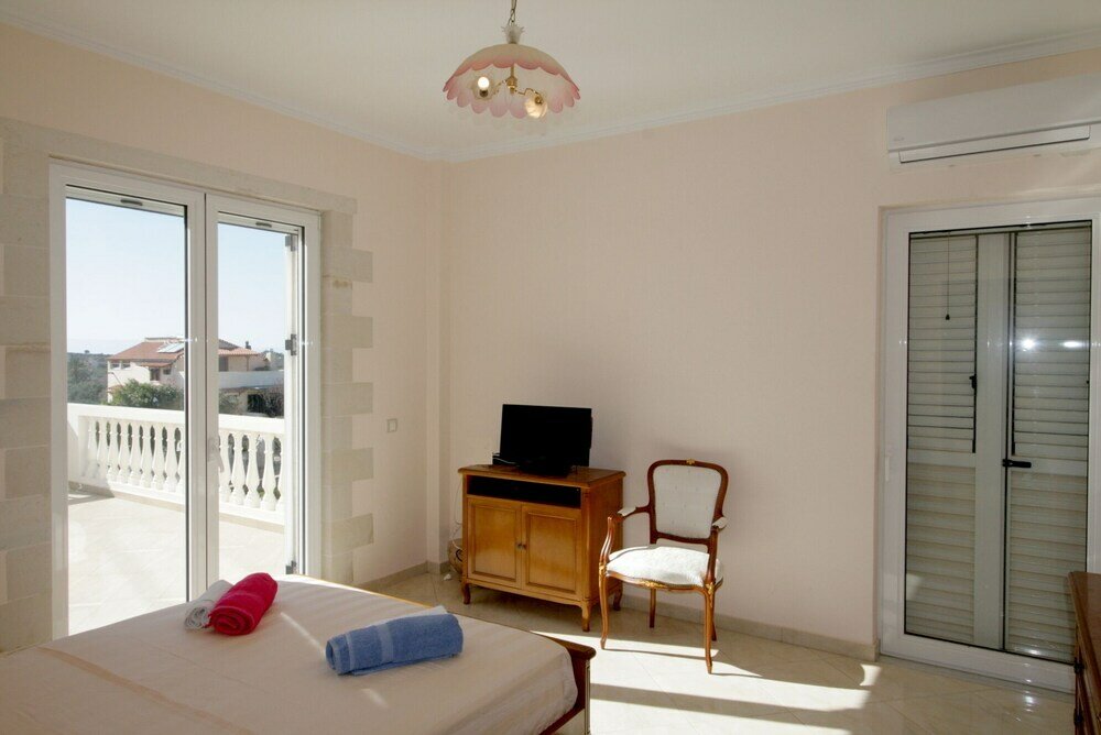 Фото Luxurious Villa Anthi