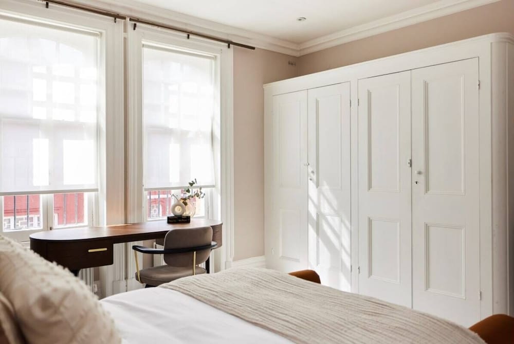 Фото The Hyde Park Mansion Place - Lovely 3bdr Flat