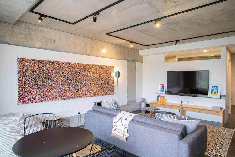 Фото Forty On L by Ctha