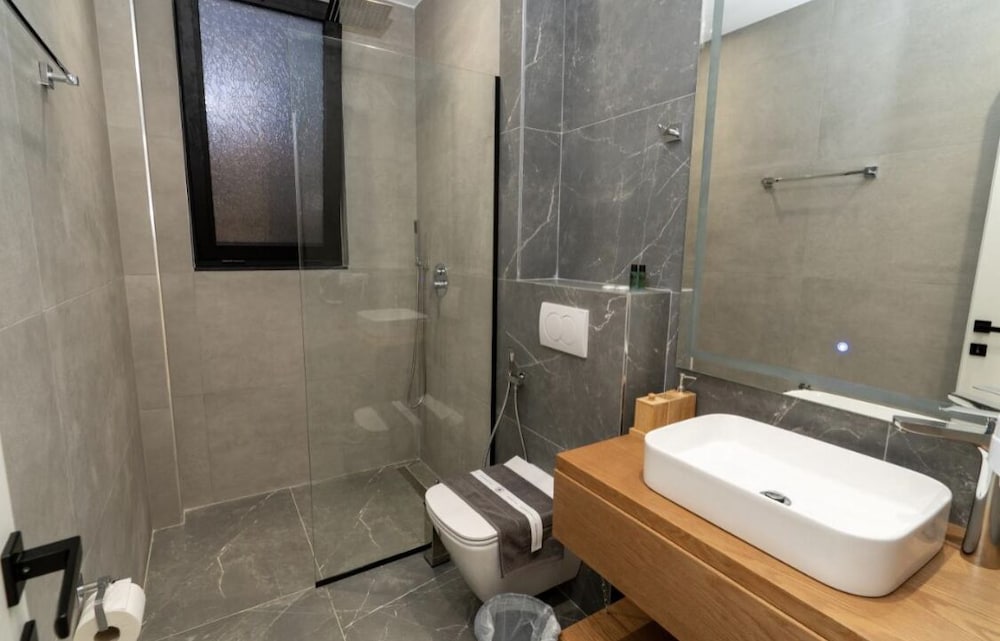 Фото Hotel Memaj