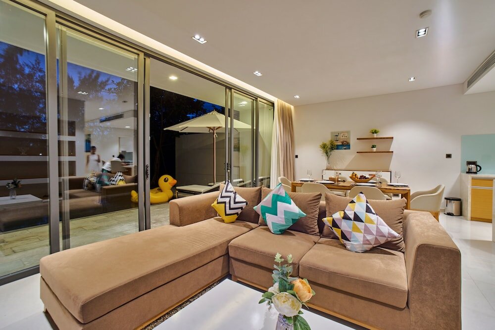 Фото Modern 4 Br villa-golf view for family