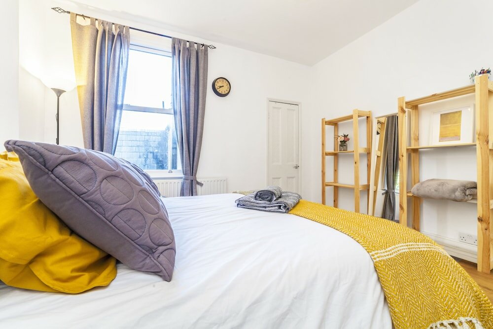 Фото Wilde Victorian Room & private Bathroom