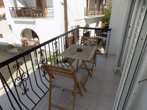 Гостиница Beautiful Modern apt in Skiathos