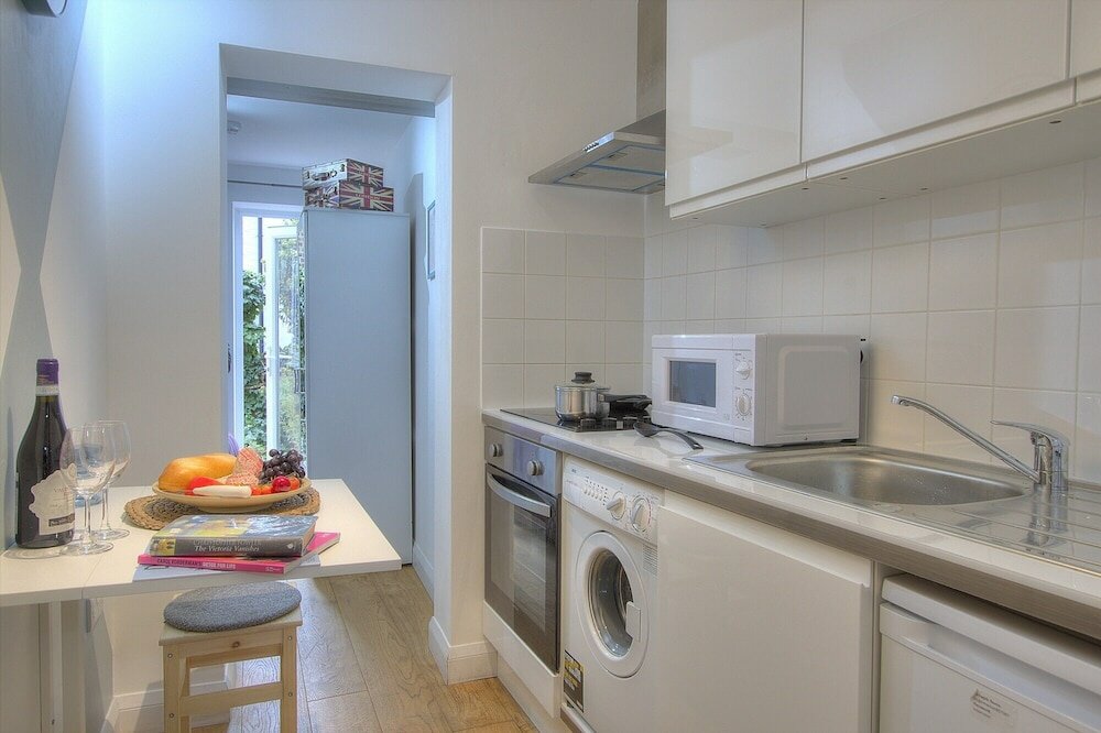 Фото R1 Medium Studio