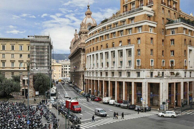 Апартаменты Dante 9 in Genova With 1 Bedrooms and 1 Bathrooms в Генуе