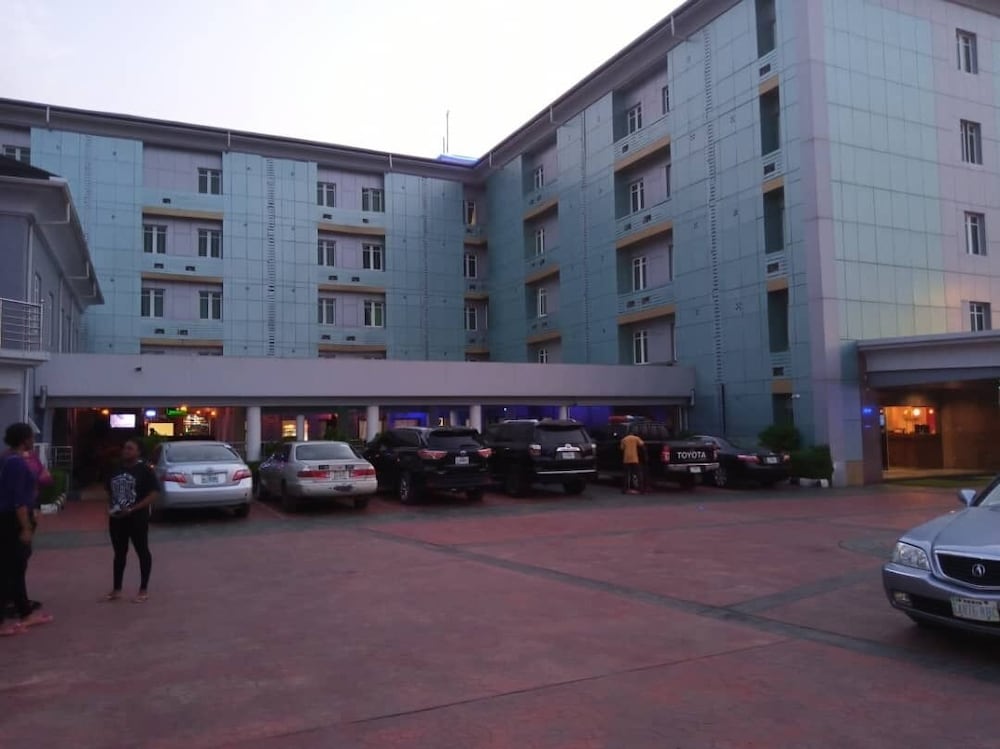 Фото отеля 1