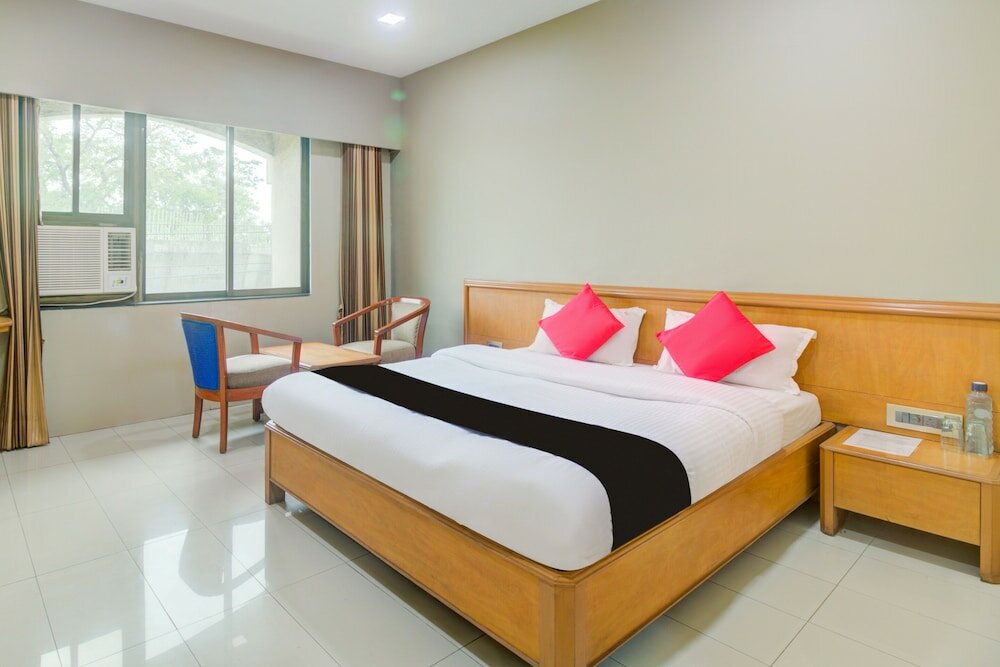 Фото Capital O 45621 Tuliipstays Hotel Ashok Bhiwandi
