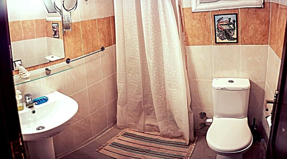 Фото The Cozy Pool Home