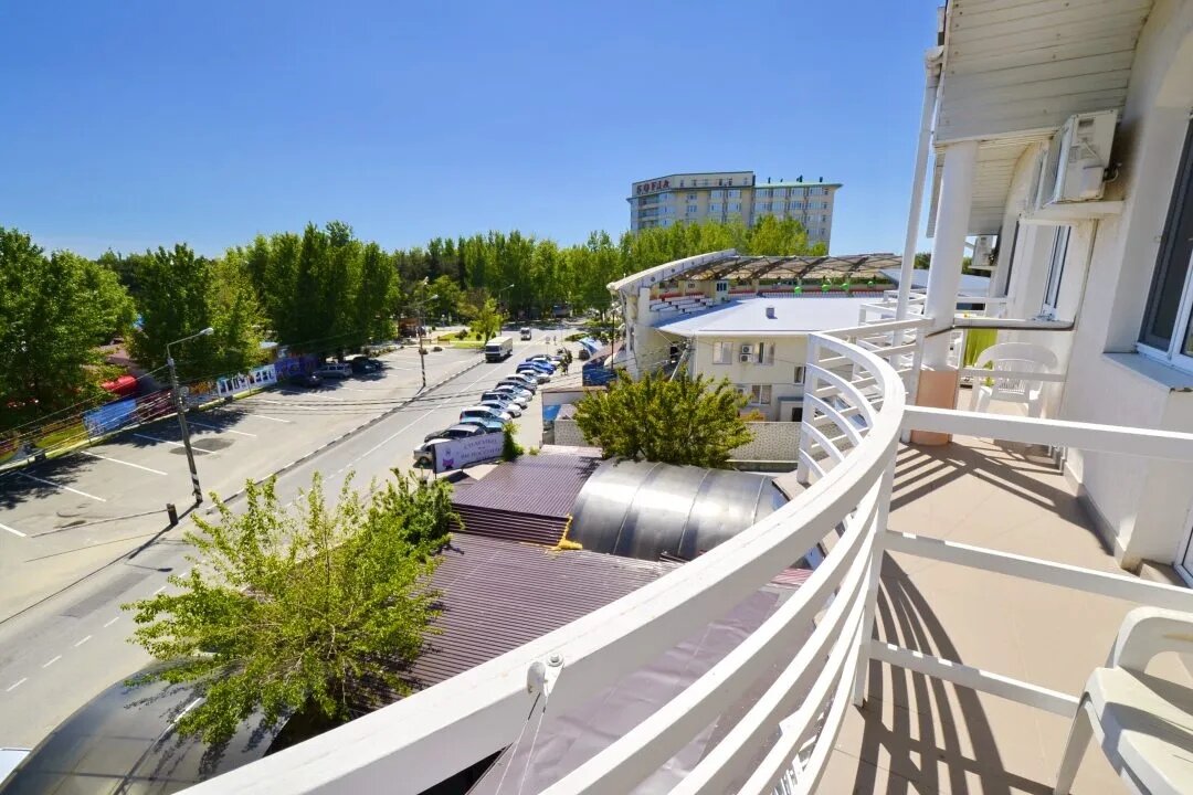 Фото отеля 2