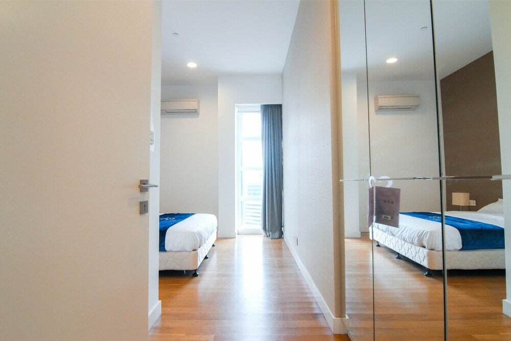 Фото Platinum Suites by Skybay